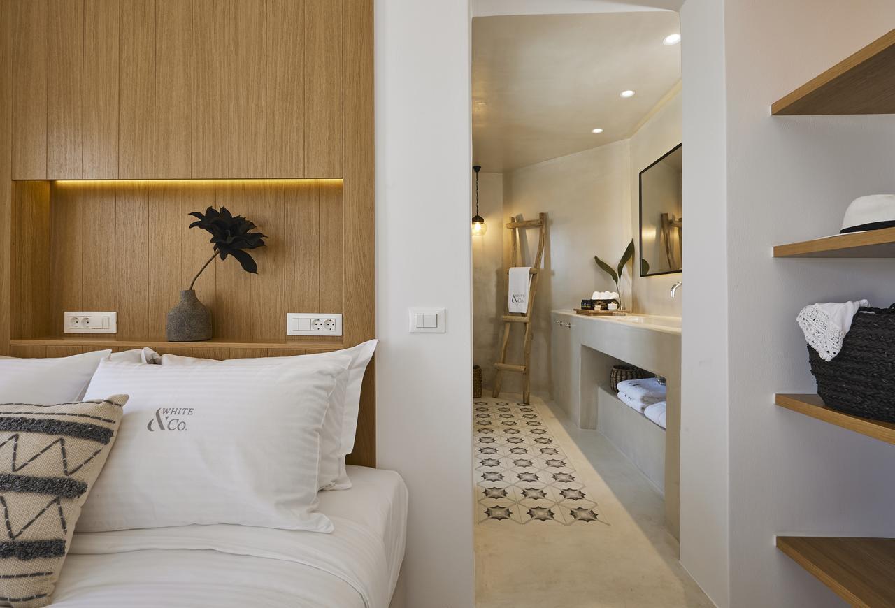White & Co. La Torre Suites Pýrgos Buitenkant foto